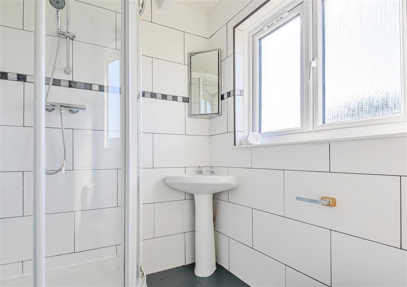Bathroom at Currah, Perranporth