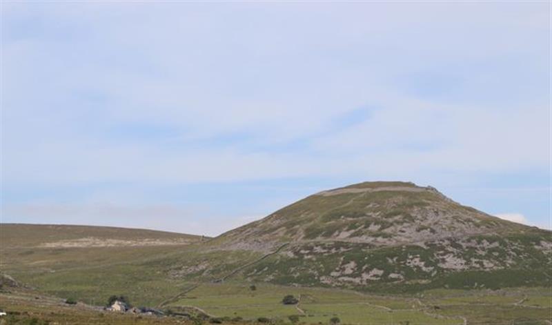 The area around Cwm Ceiliog Annex (photo 2) at Cwm Ceiliog Annex, Llanaelhaearn near Trefor