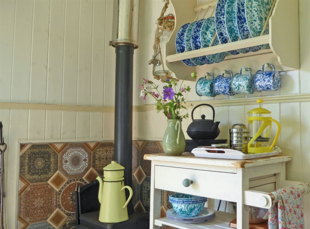 Open plan living space (photo 2) at Cwt Cwtshlyd in Tregaron, Dyfed