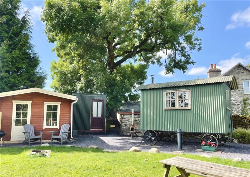 This is the setting of Cwt Tyddyn Shepherd's Hut at Cwt Tyddyn Shepherds Hut, Cefn Brith near Cerrigydrudion
