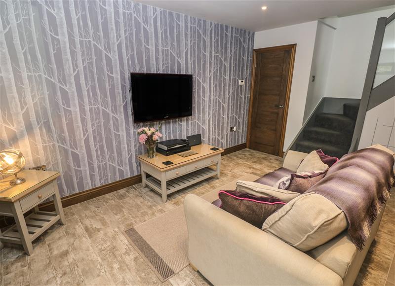 The living room at Cwtch Apartment - Pen Coed, Saundersfoot