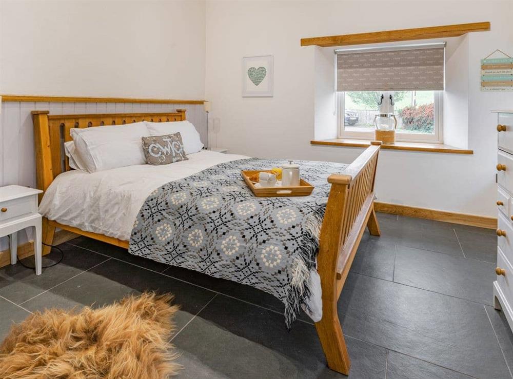 Double bedroom (photo 3) at Cwtch Ty Gwyn in Llandeilo, Dyfed