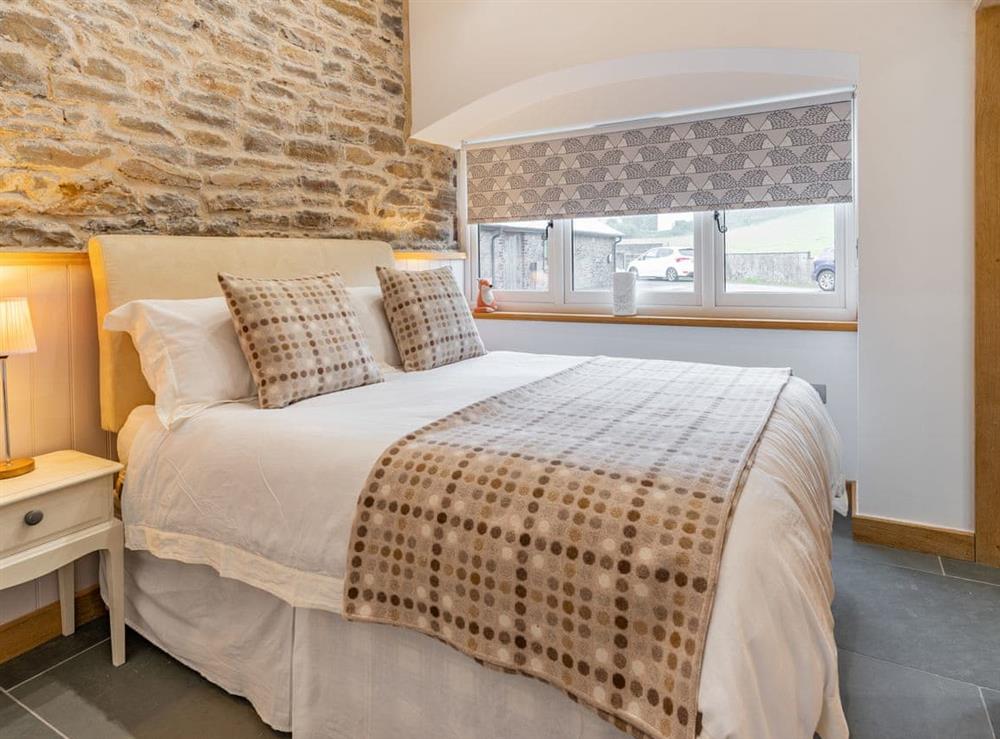 Double bedroom at Cwtch Ty Gwyn in Llandeilo, Dyfed