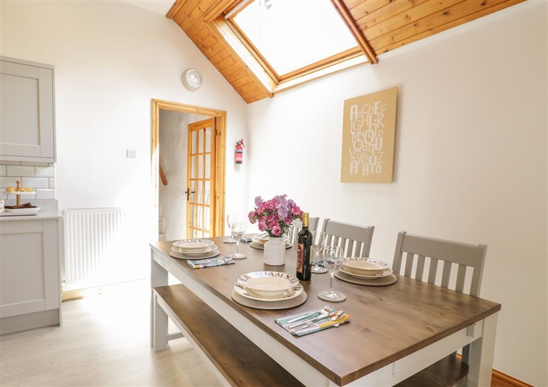 Dining room at Cyffdy Cottage - Tegid, Parc near Bala