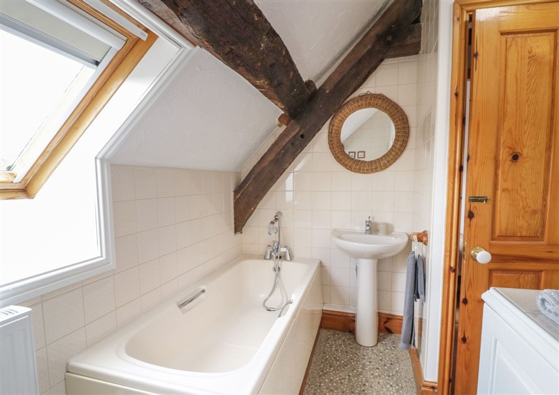 The bathroom at Cyffdy Cottage - Tegid, Parc near Bala