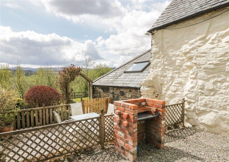 The setting (photo 3) at Cyffdy Cottage - Tegid, Parc near Bala