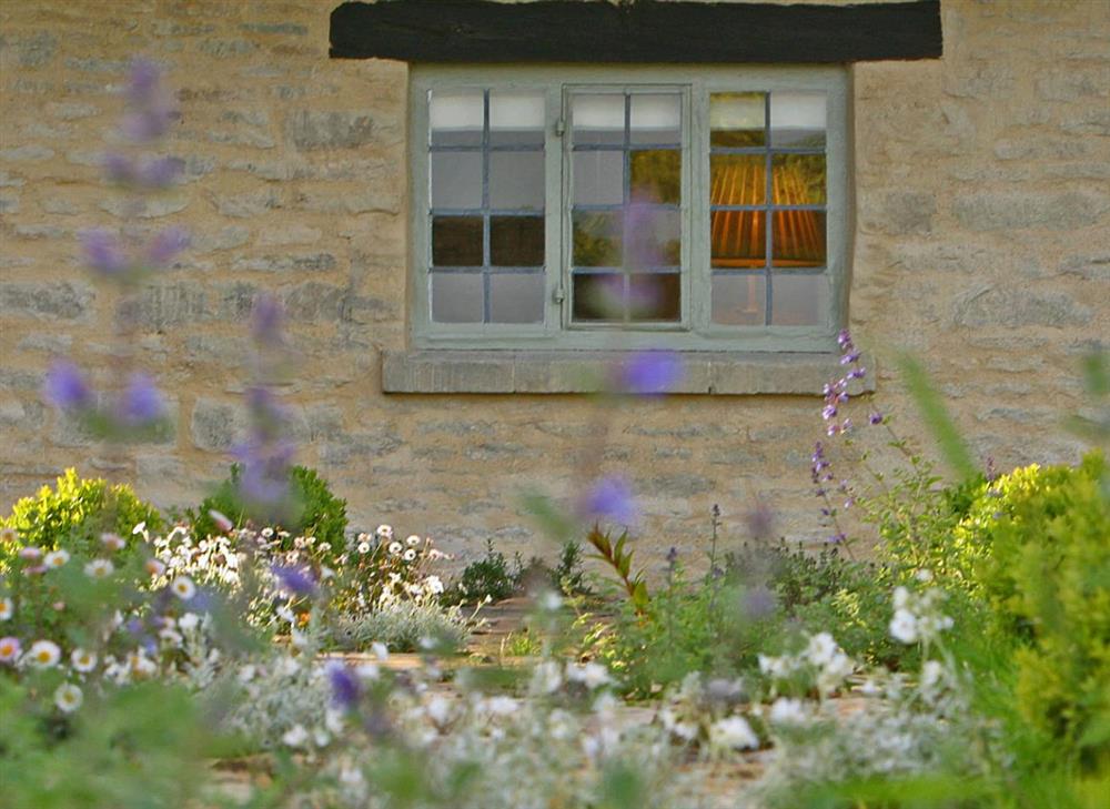 Daffodil Cottage (photo 12) at Daffodil Cottage in Cirencester, Gloucestershire