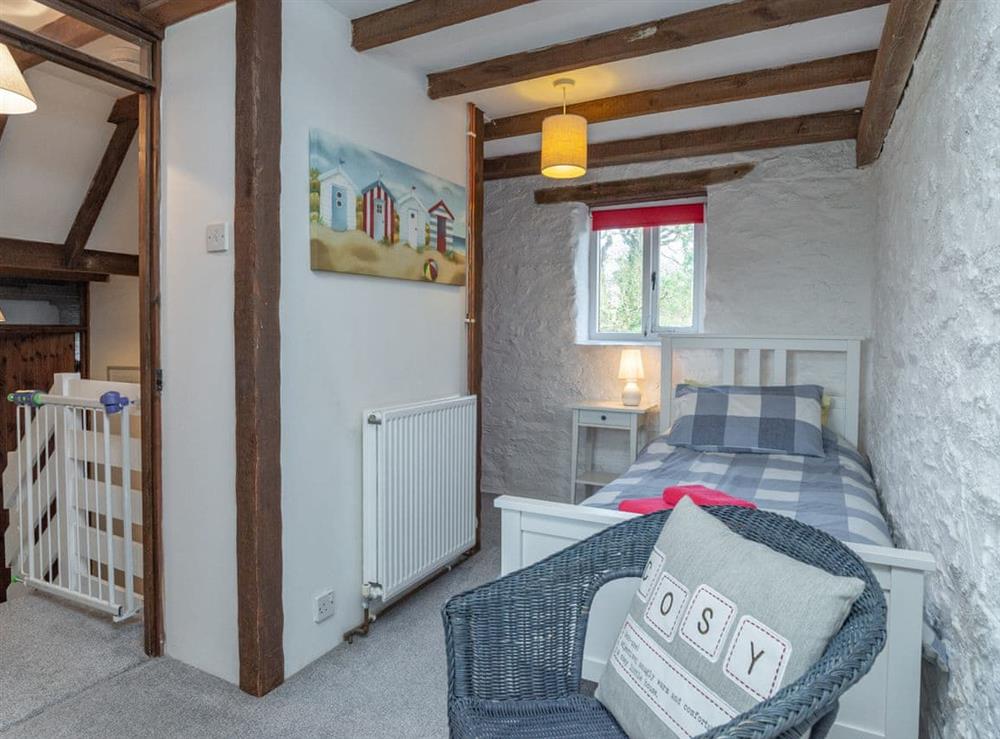 Cosy single bedroom at Dairy Cottage in Fowey, Cornwall