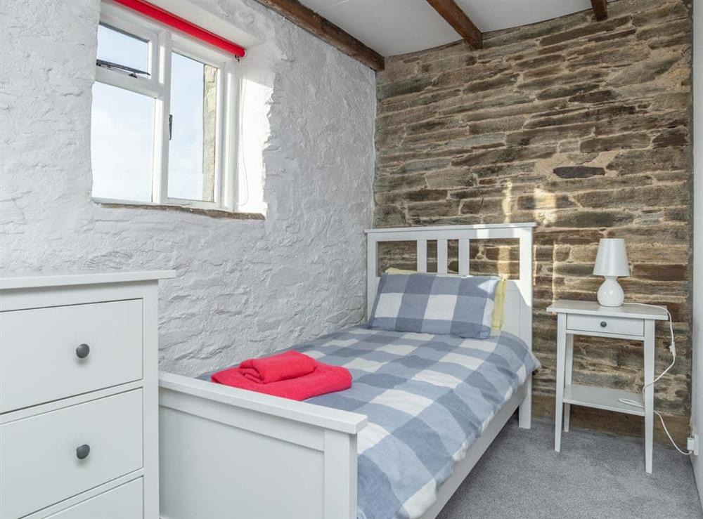 Relaxing single bedroom at Dairy Cottage in Fowey, Cornwall