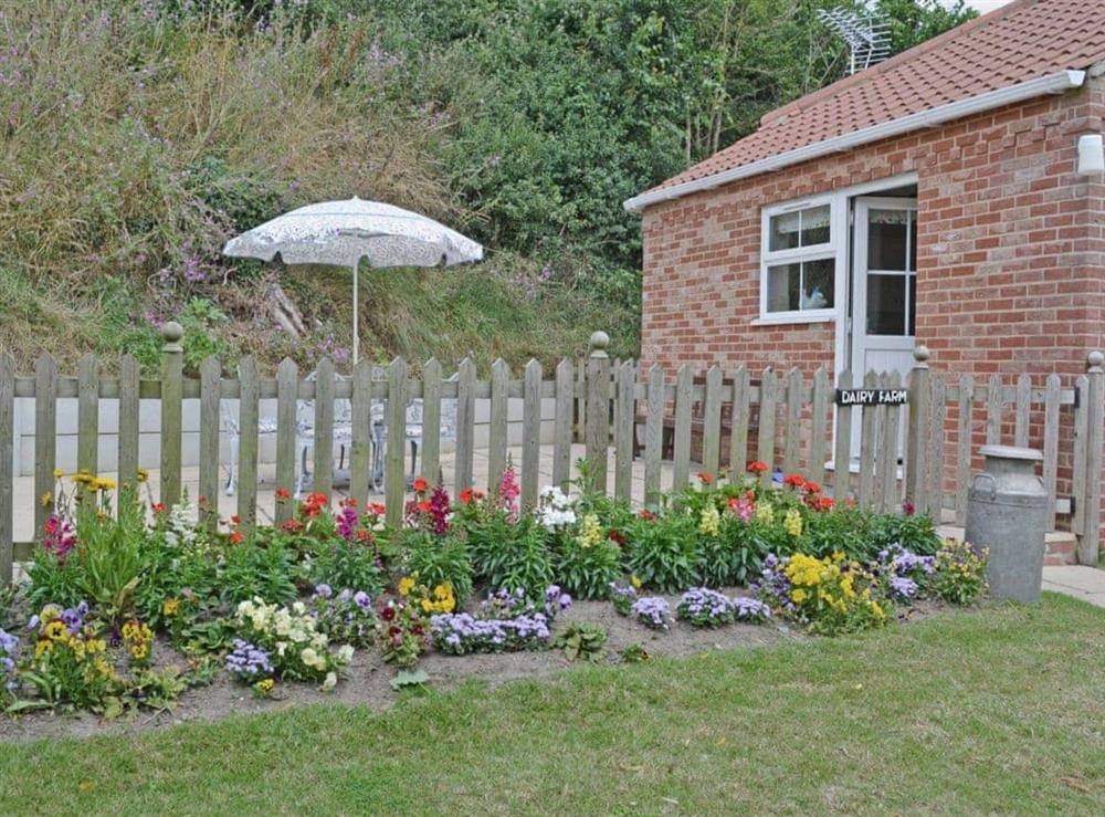 Sitting-out-area (photo 2) at Dairy Farm Cottage in West Caister, Norfolk