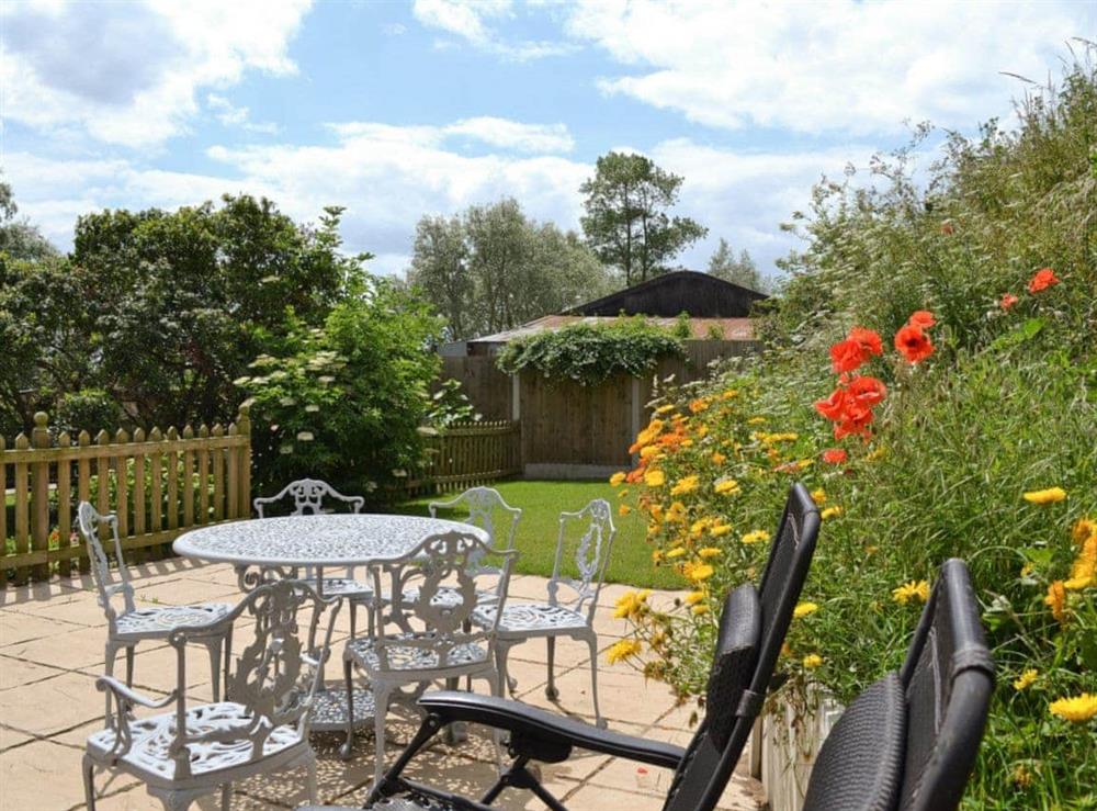 Sitting-out-area at Dairy Farm Cottage in West Caister, Norfolk