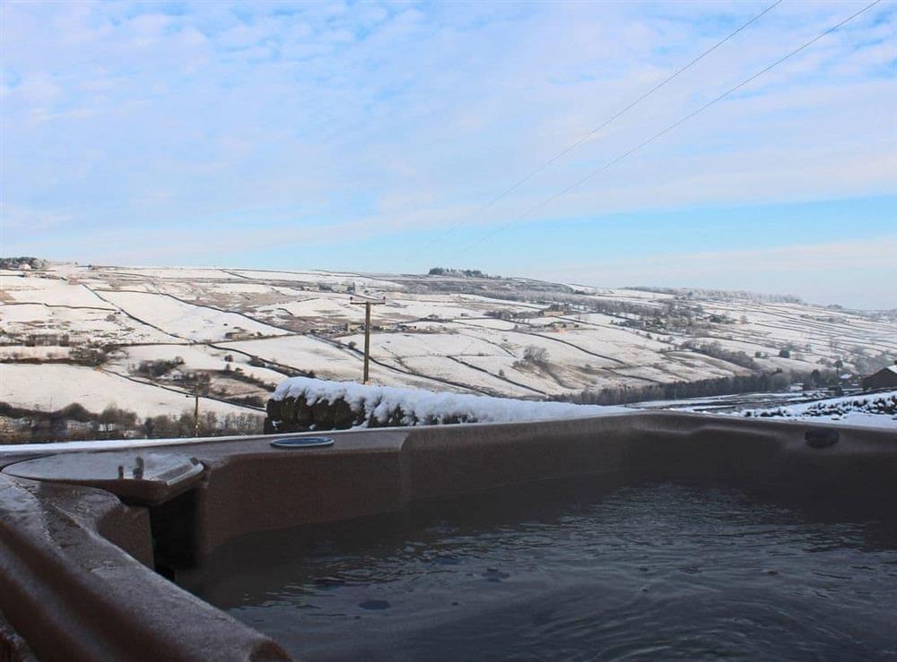 Hot tub at Daisy Cottage in Keighley, West Yorkshire