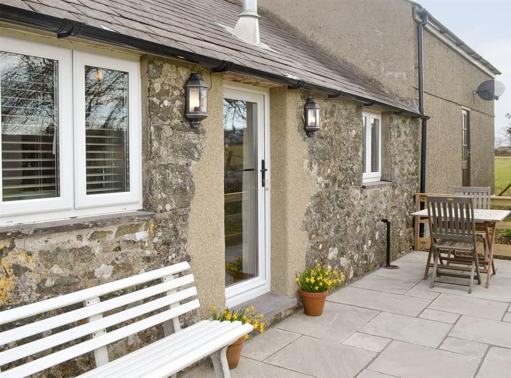 Attractive holiday home at Daisy Cottage in Pwllheli, Gwynedd