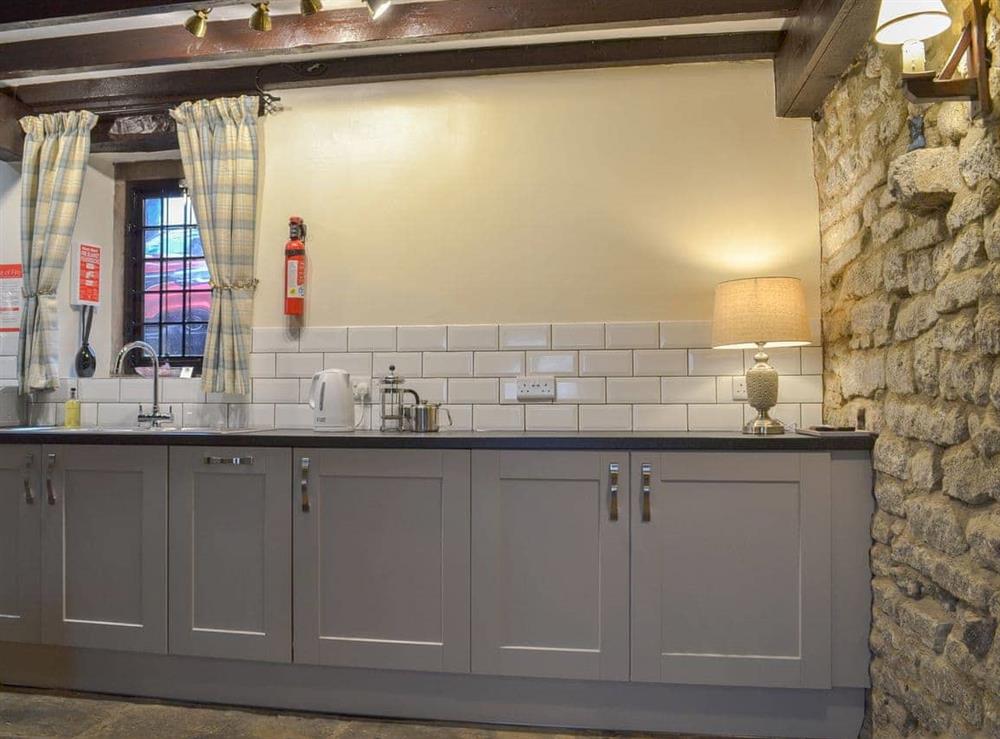 Well fitted kitchen at Dale House Farm Cottage in Monyash, near Bakewell, Derbyshire