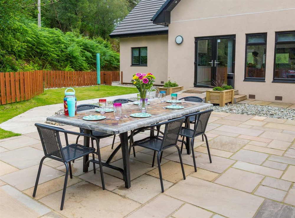 Sitting-out-area (photo 2) at Dalnahua in Colintraive, Argyll