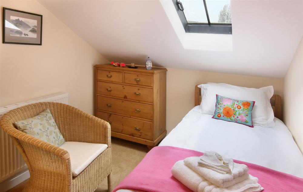 Single bedroom with 3’ bed at Damson Cottage, Rainow