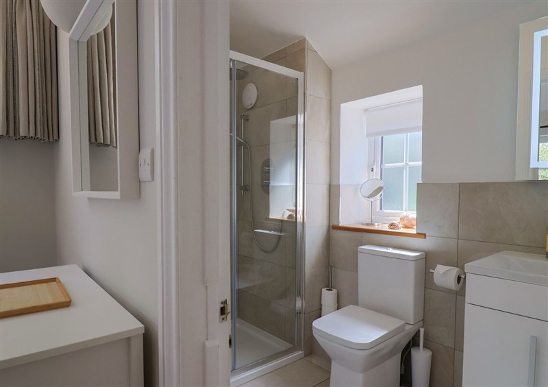 The bathroom at Damson Tree Cottage, Charmouth
