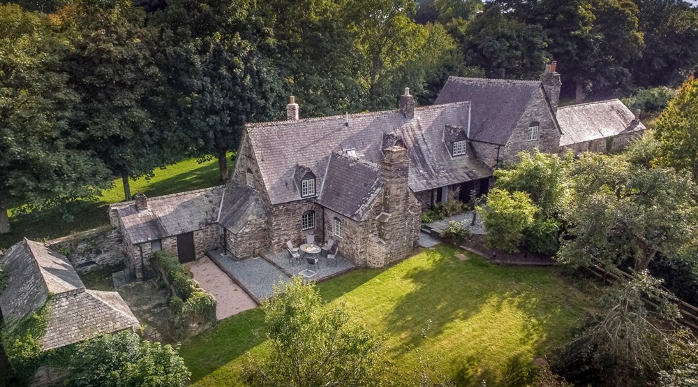 The exterior of Cotehele Dairy Cottage, Cornwall at Danescombe Cottage in Calstock, Cornwall