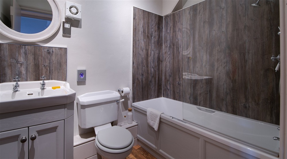 The bathroom at Darfar in Nr Ashbourne, Derbyshire