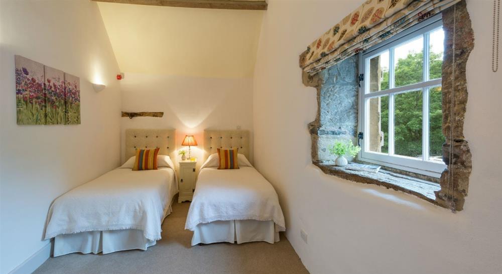 The spacious twin bedroom at Darfar in Nr Ashbourne, Derbyshire