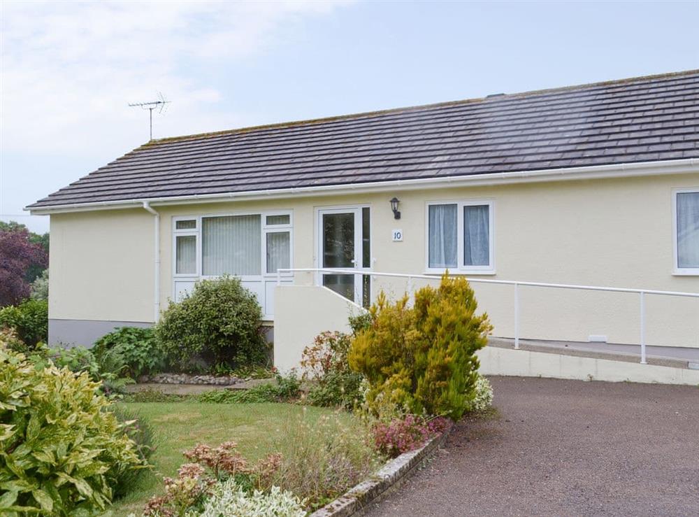 Spacious family holiday bungalow at Dart Corner in Bovey Tracey, Devon