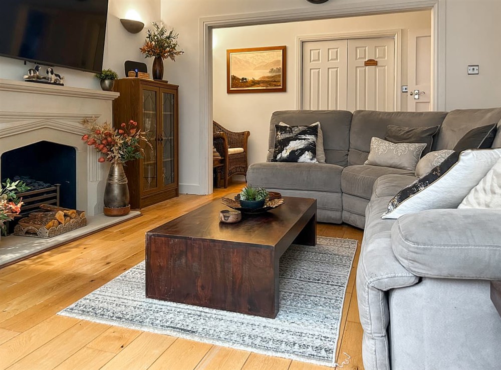 Living area (photo 2) at Davies House in West Bridgford, near Nottingham, Nottinghamshire