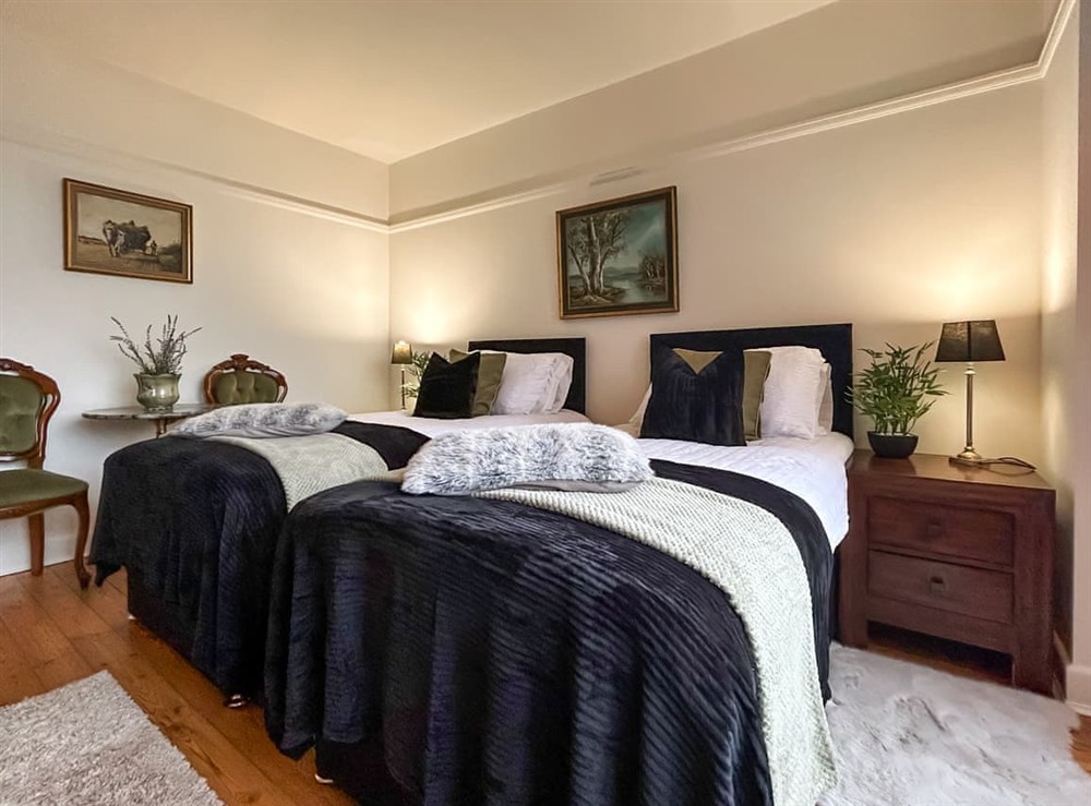 Twin bedroom (photo 2) at Davies House in West Bridgford, near Nottingham, Nottinghamshire