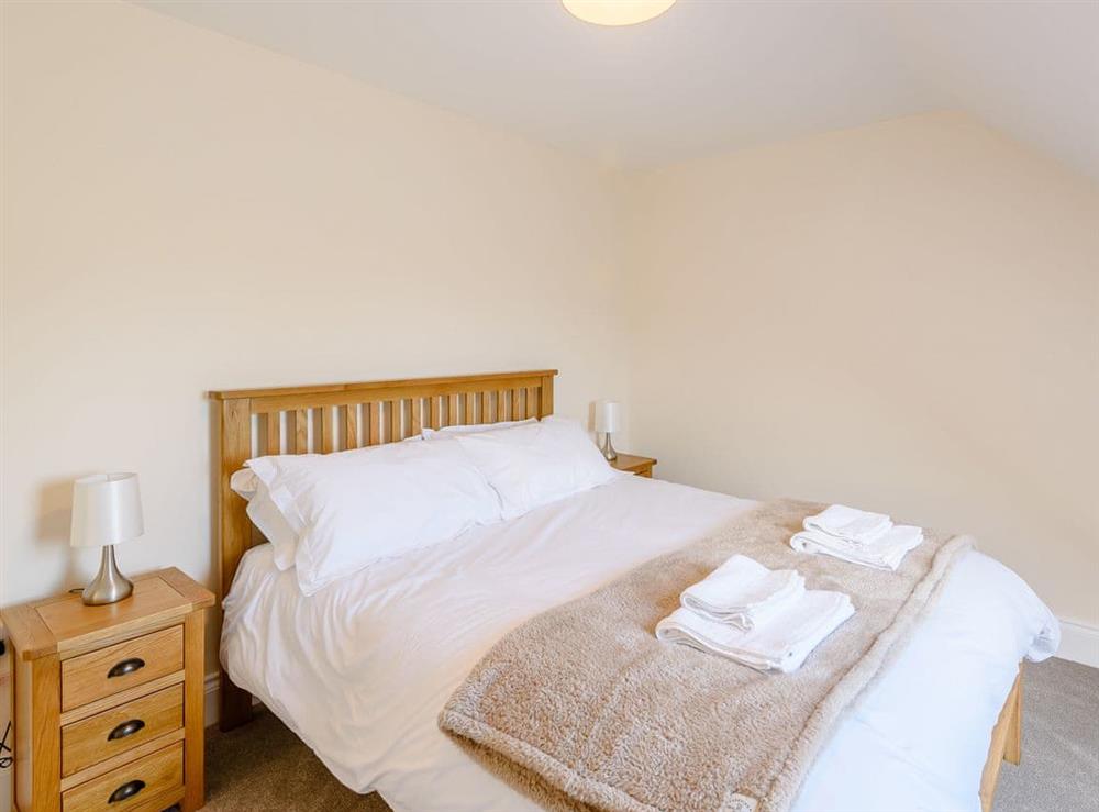 Double bedroom (photo 2) at 1 Dawson Close, 