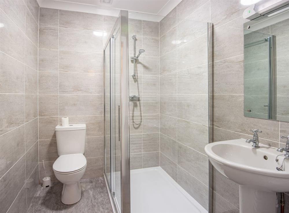 Shower room at 8 Dawson Close, 