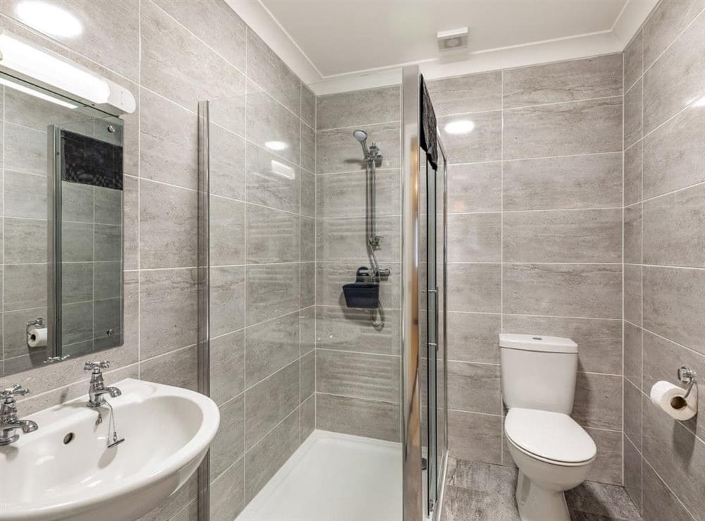 Shower room at 9 Dawson Close, 