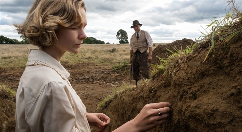 Carey Mulligan as Edith Pretty and Ralph Fiennes as Basil Brown at Deben View in Woodbridge, Suffolk