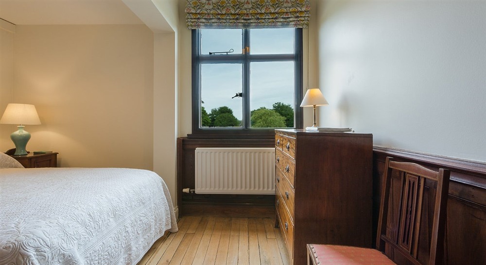 The second double bedroom at Deben View in Woodbridge, Suffolk
