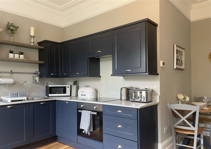 Kitchen at DeCressy Apartment, Par
