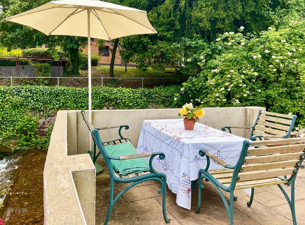 Sitting-out-area