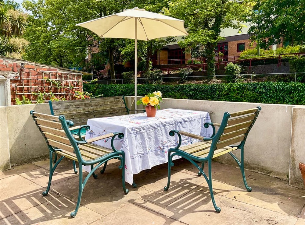 Sitting-out-area
