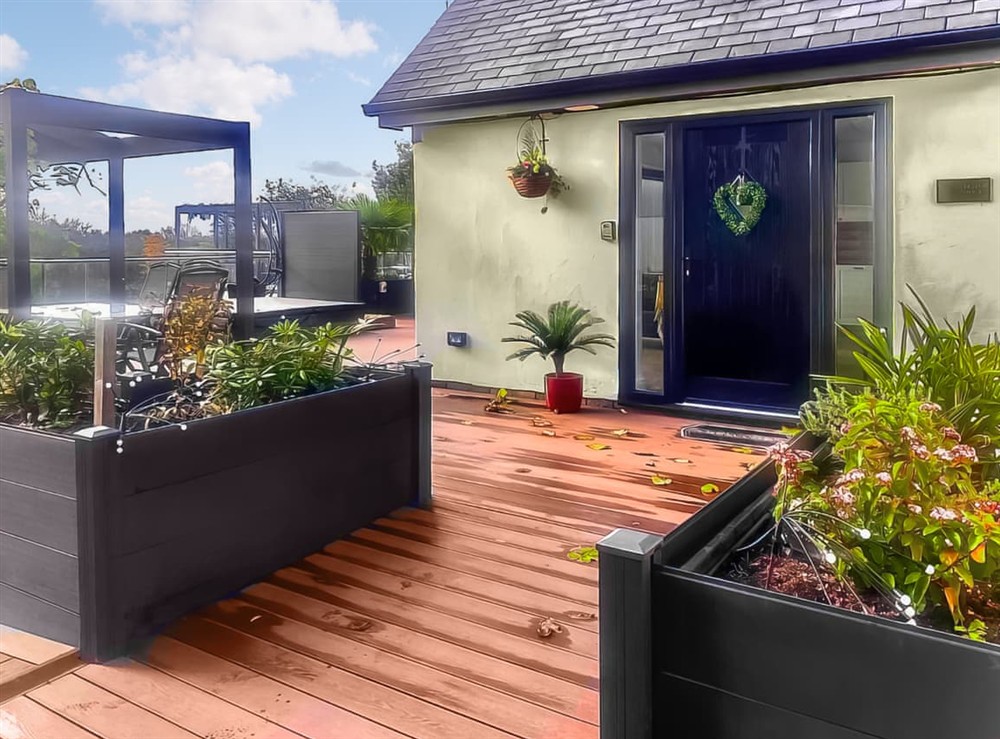 Exterior at Deerview Lodge, 