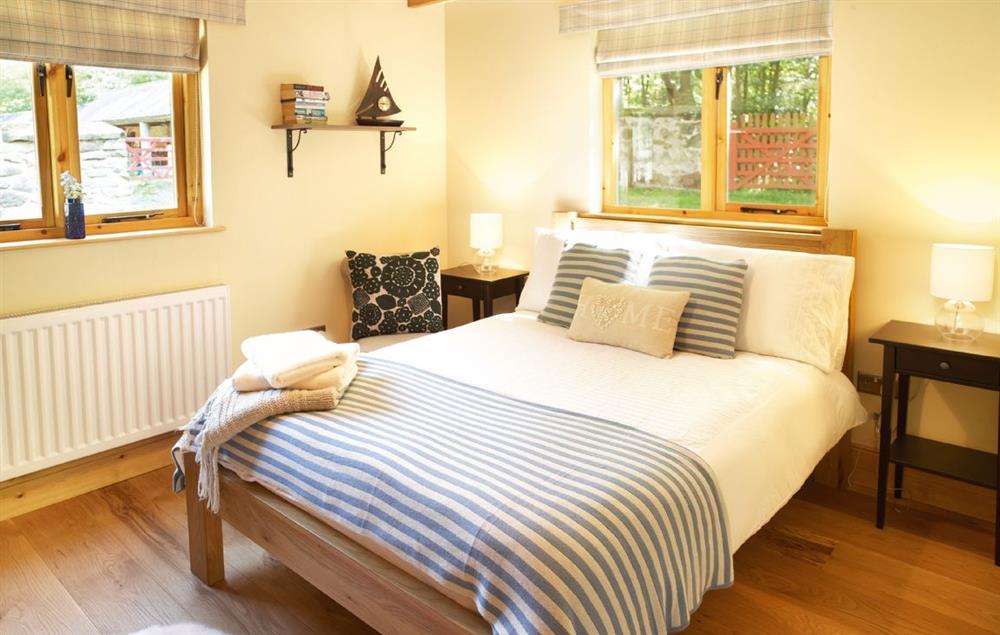Double bedroom with 4’6 bed with en suite shower room at Deerpark Lodge, Staunton Harold