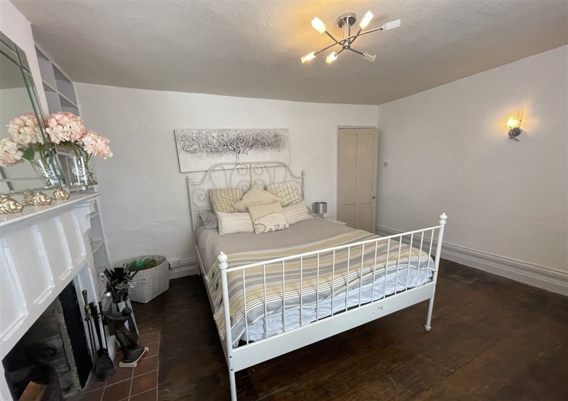A bedroom in Delightful Dorset House By Wareham River at Delightful Dorset House By Wareham River, Wareham