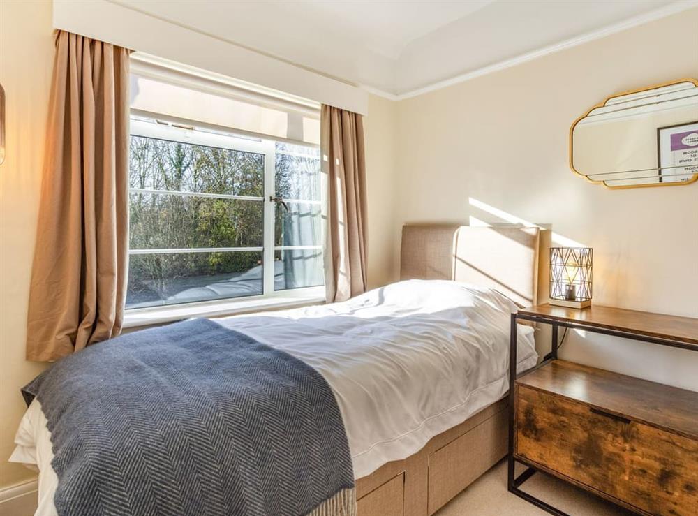 Single bedroom at Dellswood in Broadway, Worcestershire