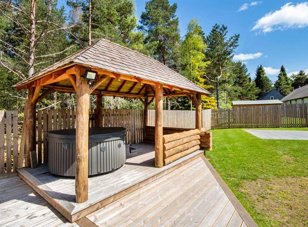 Hot tub at Delmhor No4 in Aviemore, Inverness-Shire