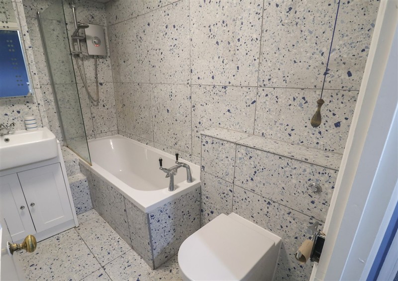 Bathroom at Delphinium, Blakeney