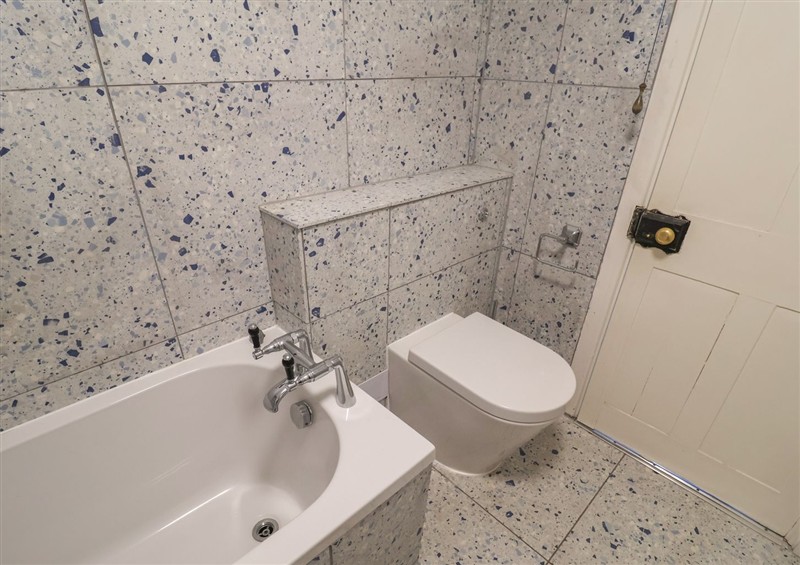 The bathroom at Delphinium, Blakeney