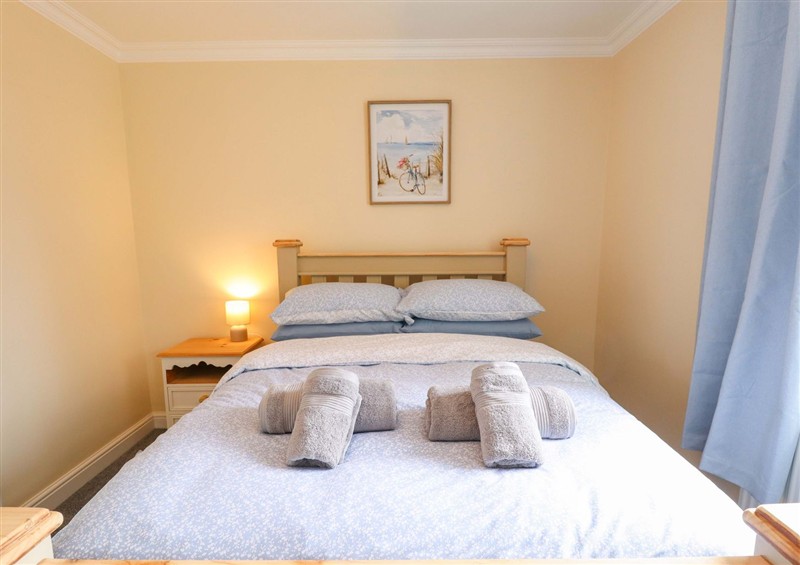 A bedroom in Denholme (photo 2) at Denholme, Hogsthorpe