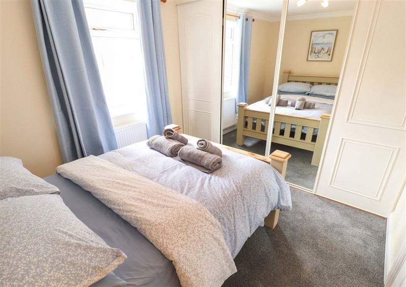 A bedroom in Denholme (photo 3) at Denholme, Hogsthorpe