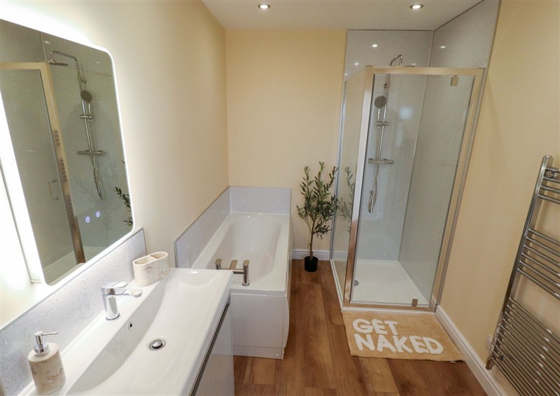The bathroom at Denholme, Hogsthorpe