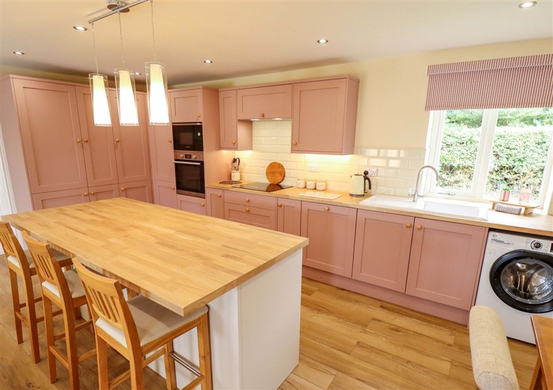 The kitchen (photo 2) at Denholme, Hogsthorpe