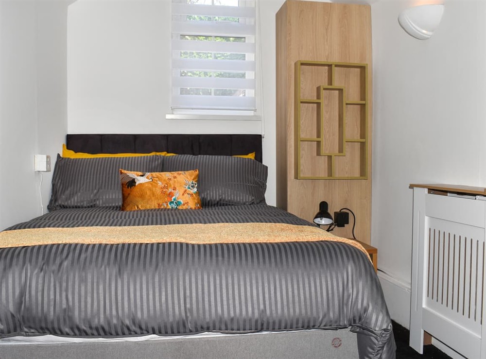 Double bedroom (photo 4) at Derriford Muse in Plymouth, Devon