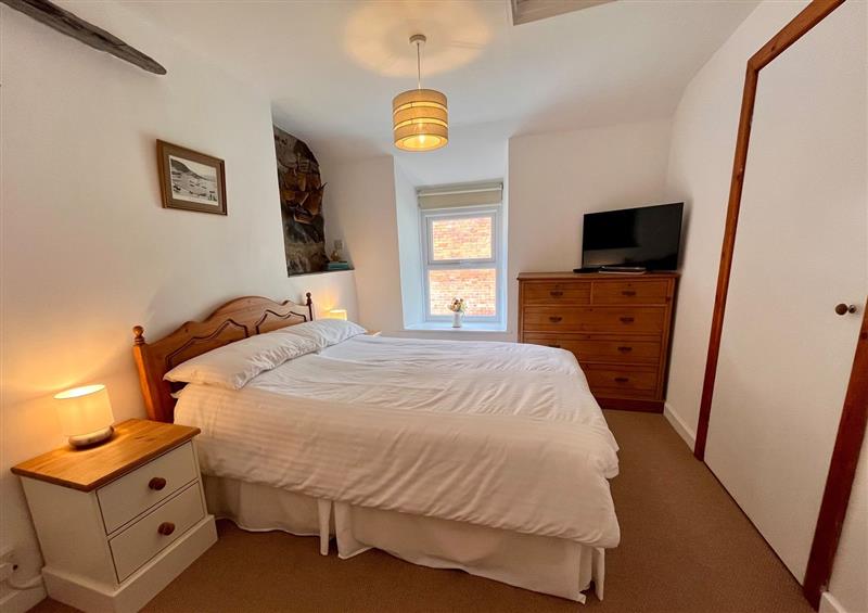 This is a bedroom at Deu-Ddwrs, Barmouth