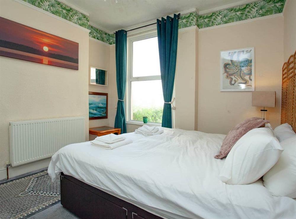 Double bedroom (photo 2) at Devon Beach Station in Paignton, Devon