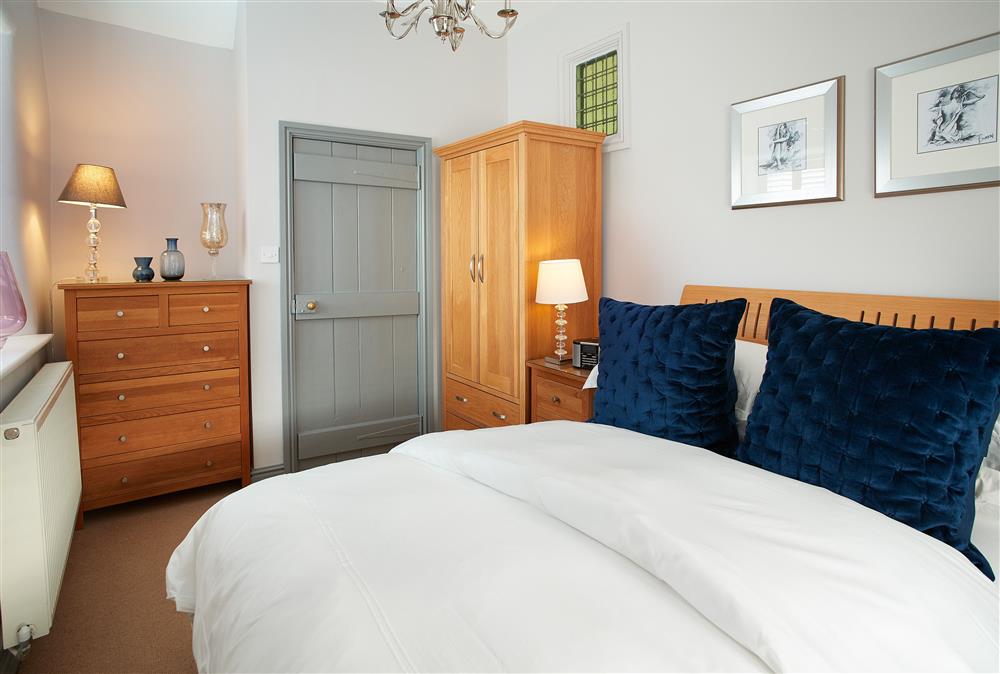 Master bedroom with a 4’6 double bed at Devonshire Cottage, Chatsworth Estate , Beeley 
